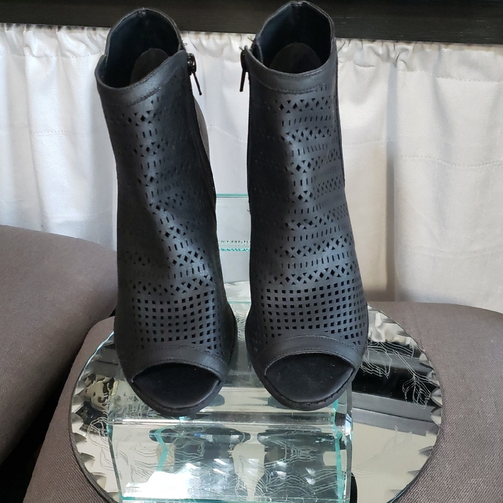 Qupid Black Peep-Toe Ankle Booties
